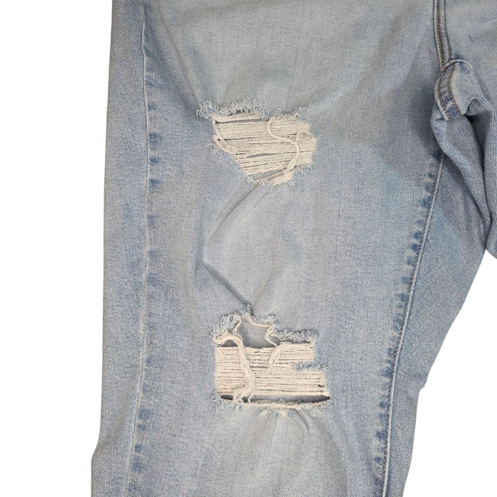 Levi's Light Blue High-waisted Mom Jean - Picture 6 of 6
